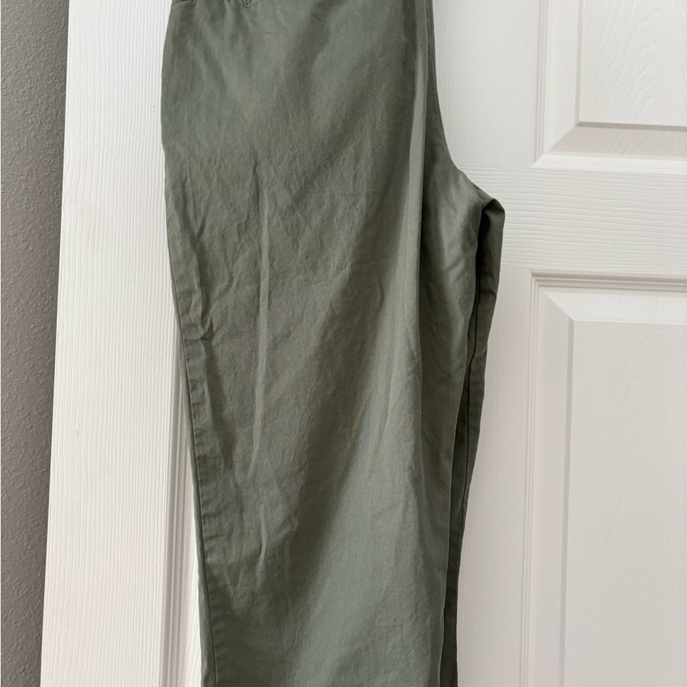 Women’s Olive Green Capri Pants